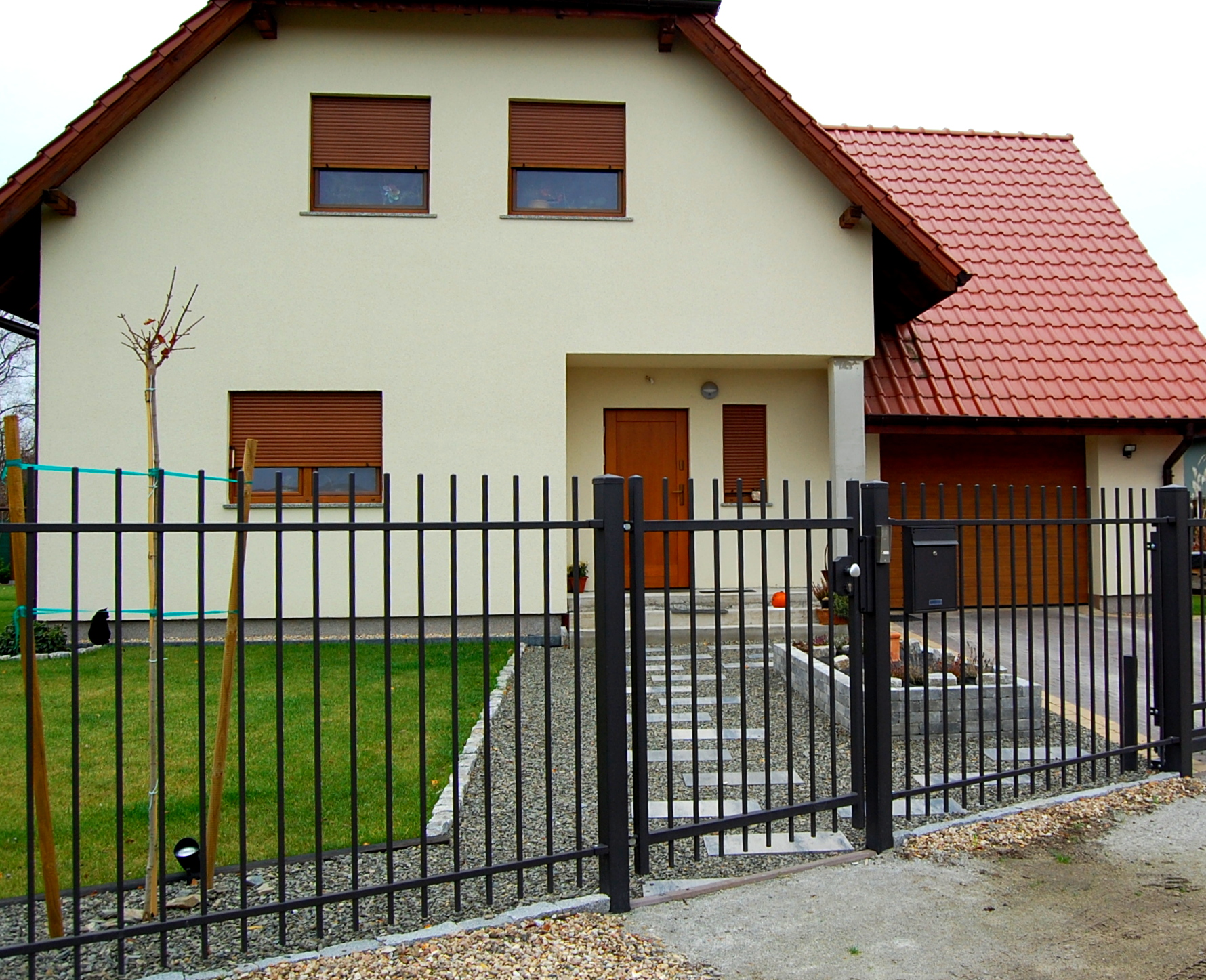 Frontzaun mit Tor 7
