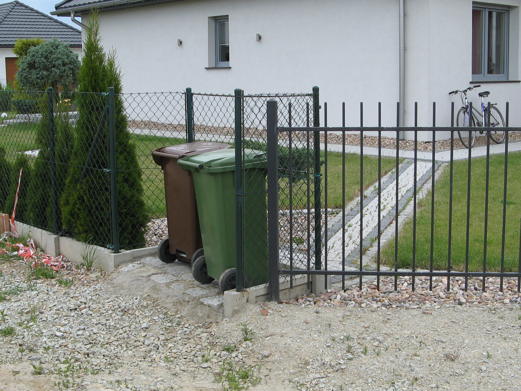 Frontzaun mit Tor 19