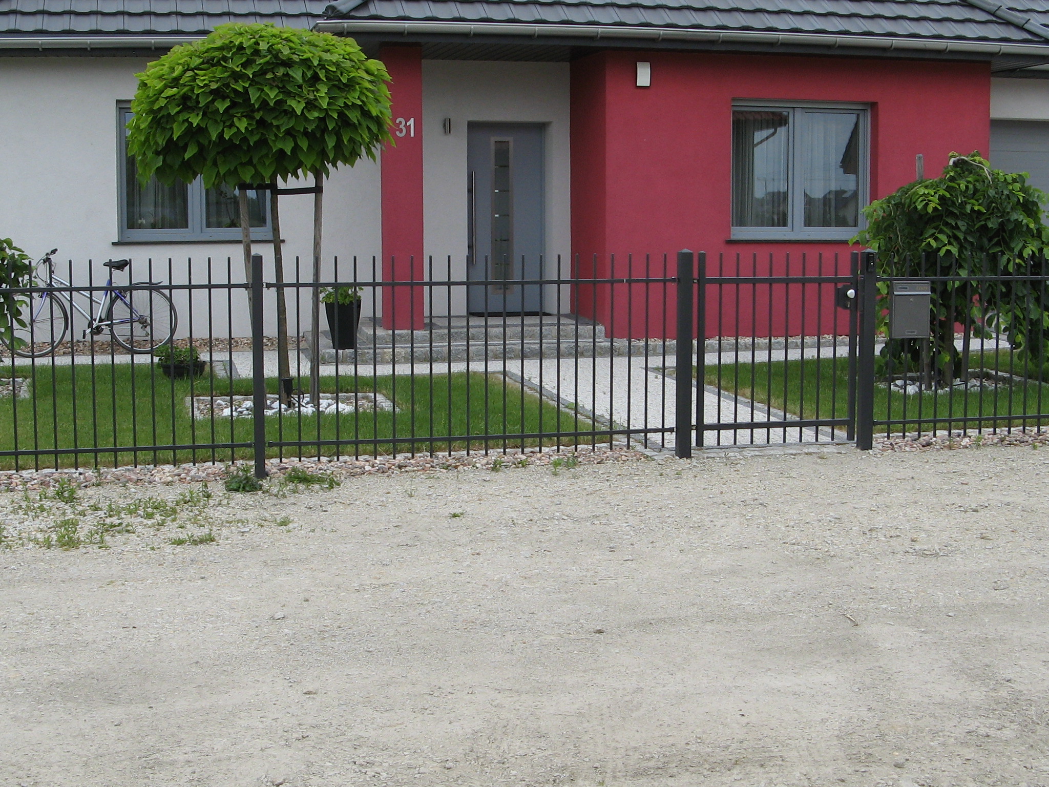 Frontzaun mit Tor 21